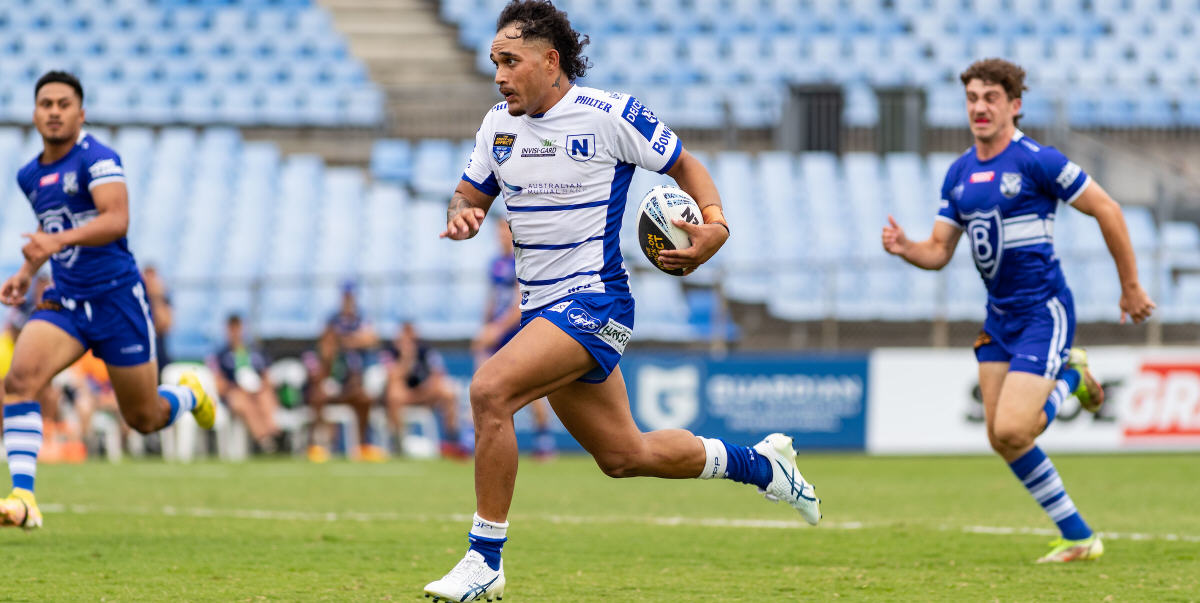 Jets halfback Niwhai Puru on his way to his second try. Photo: Mario Facchini/mafphotography